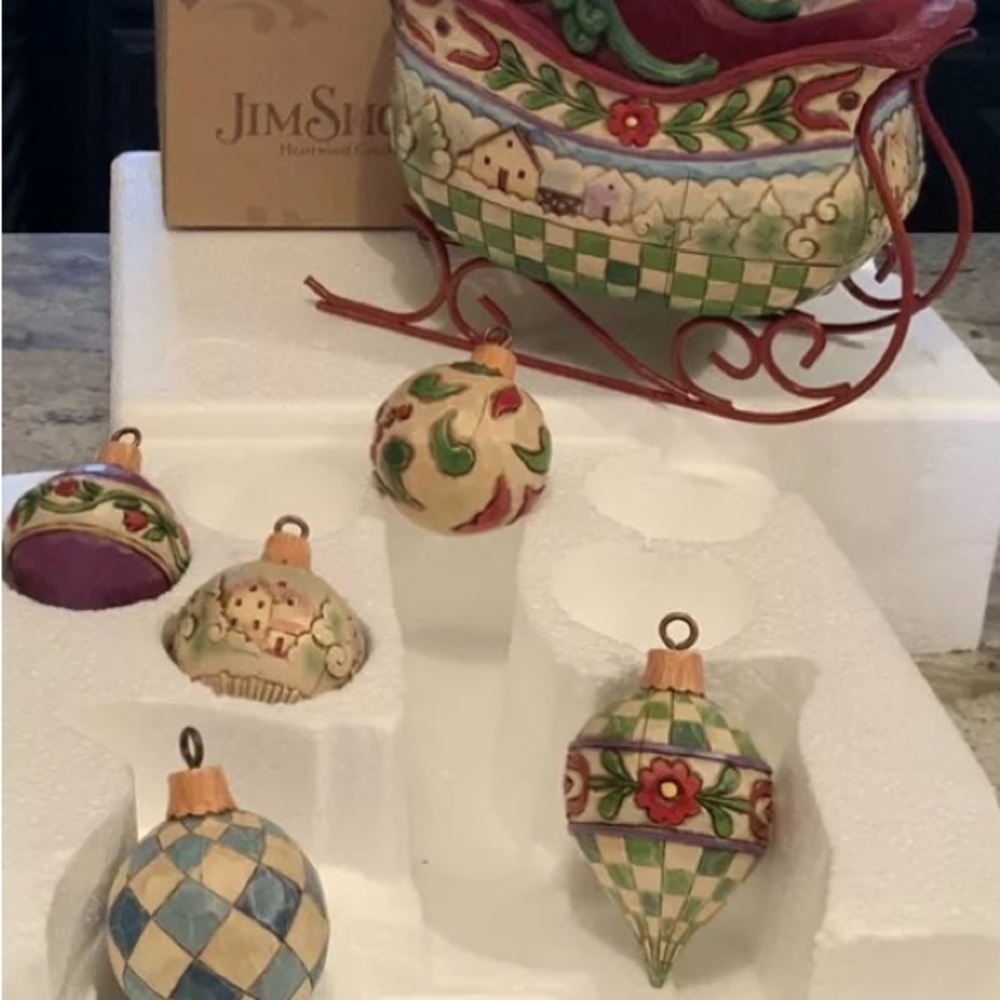 Jim Shore Heartwood Creek Sleigh Bells Ring Christmas Sleigh & Ornaments 4009195 - Picture 3 of 5